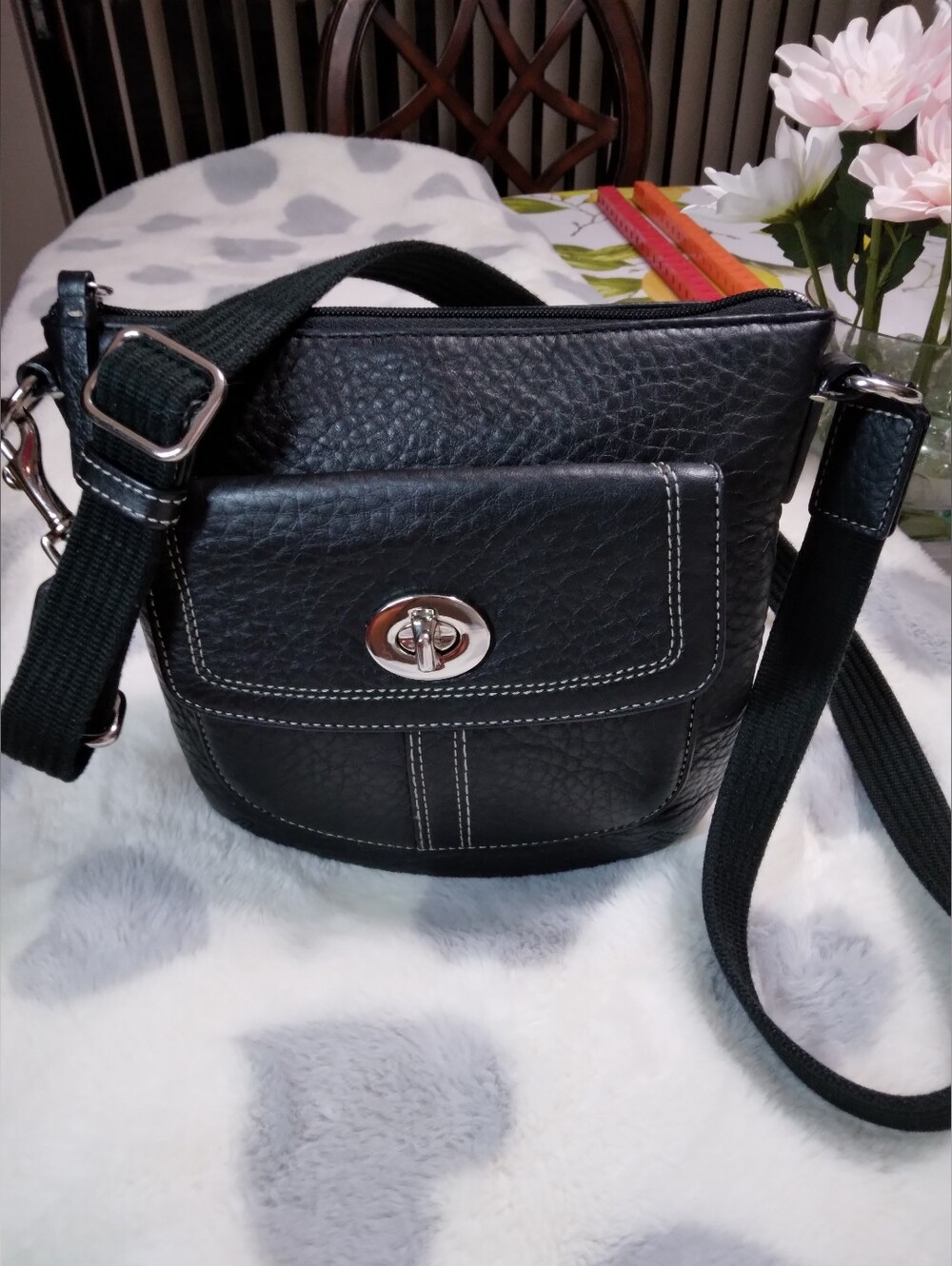 COACH Vintage Black Leather Crossbody Bag with Front Turn-Lock